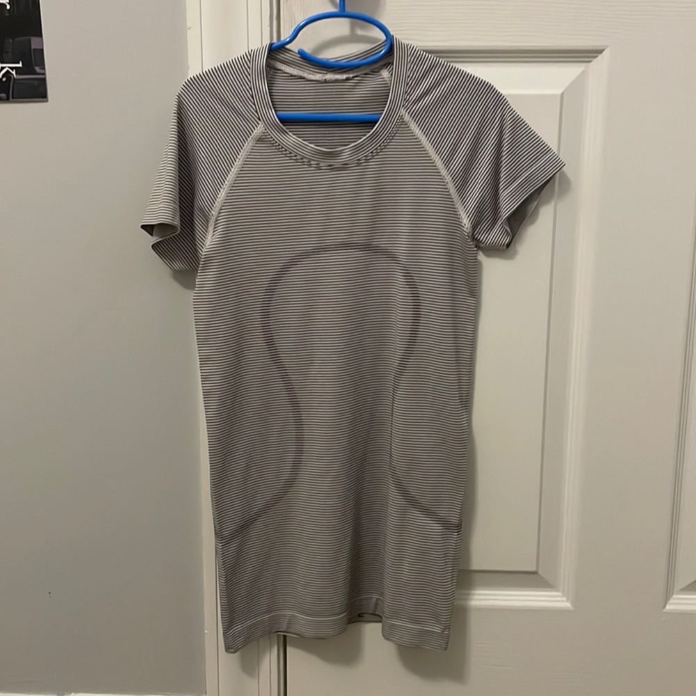 lululemon athletica Gray Striped Short Sleeve Tee